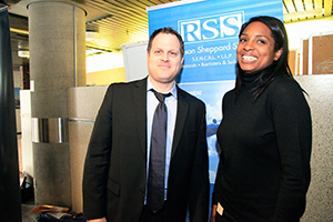 Me Natacha Calixte et Me David-Alexandre Genest, deux anciens diplômés de l'UQAM venus représenter Robinson Sheppard Shapiro. 