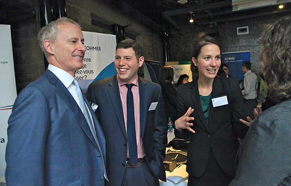 À droite, Véronique Belley, de l'équipe de Spiegel Sohmer, est impliquée dans le recrutement.